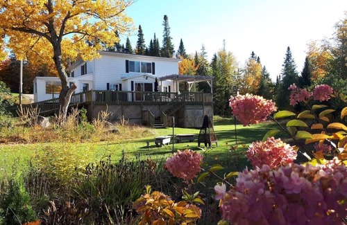 Shannon Chalet De Esquí | Le Grand Heron - Waterfront Cabin with Spa