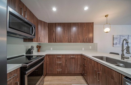 Marina Pacifica Condominio | Waterfront condo, highly walkable with 6 pools on property