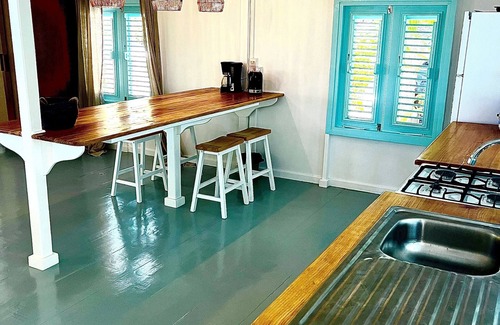 Mount Pleasant Bay Cabaña | Waterfront Cottage on Belmont Walkway in Bequia