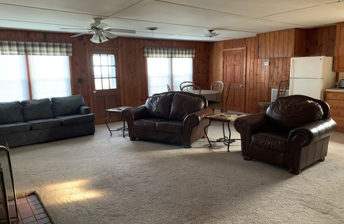 Oconto Cabaña | Waterfront cottage near Oconto