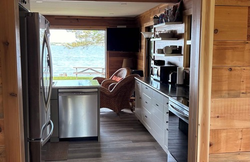 Ranier Cabaña | Waterfront Cottage en el magnífico lago lluvioso