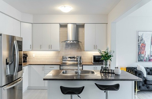 Niagara Falls Villa | Waterfront Executive Villas