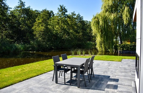 Loosdrecht Casa | Waterfront Family Retreat