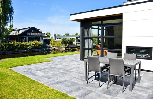 Loosdrecht Casa | Waterfront Family Retreat