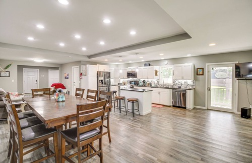 Vergas Casa | Waterfront Family Retreat on Lake Lida w/ Dock