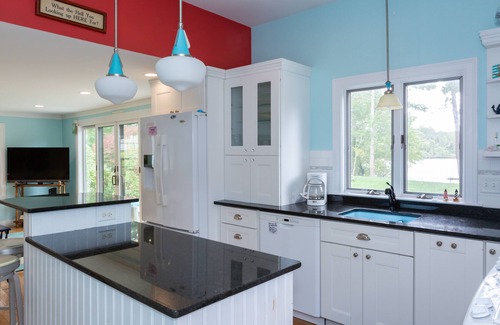 East Harwich Casa | Waterfront Fun! Natación Canotaje Pesca Ciclismo Relax @ Freshwater Bucks Pond!