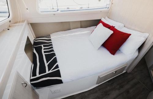 Victoria and Alfred Waterfront Alquiler De Eote | Waterfront Houseboat