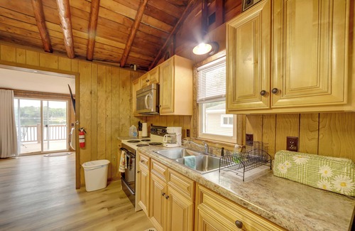 Lake Cabina | Waterfront Lake Cabin: Close to Boating & Fishing!