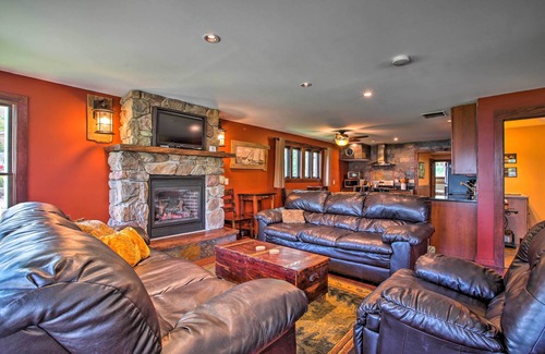 Newville Casa | Waterfront Lake Koshkonong Home w / Pier & Fire Pit!