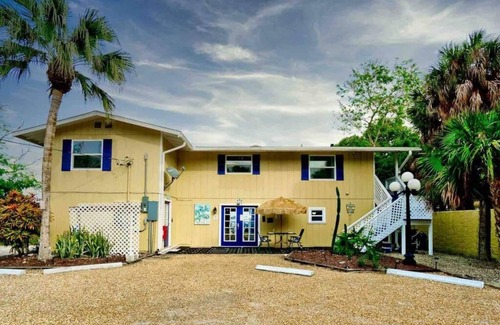 Englewood Villa | Nueva propiedad frente al mar! ¡Vistas impresionantes! Retiro de sirenas cerca de la playa. Piscina