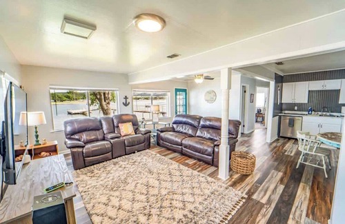 Graford Casa | Waterfront No Wake Cove 1 Min to Boat Ramp