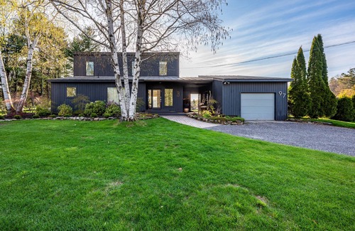 Sandisfield Casa | Waterfront oasis in heart of Berkshires