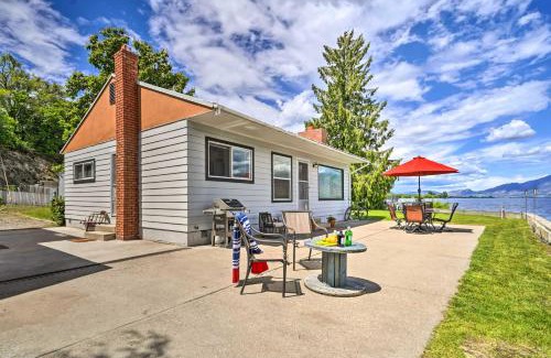Oroville Casa | Waterfront Osoyoos Lake Cottage with Beach and Patio!