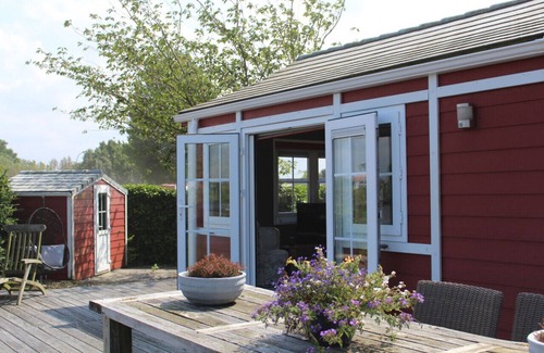 Loosdrecht Casa | Waterfront tranquility and comfort. Free parking.