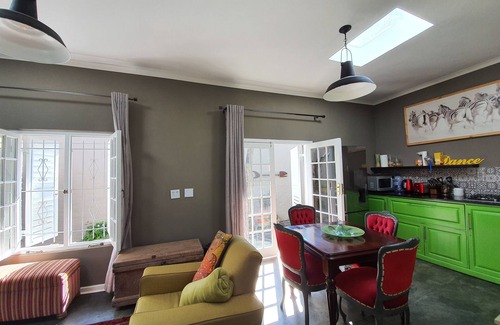 Waterkloof Cabaña | Waterhouse Guest Lodges 202 Lawley Street