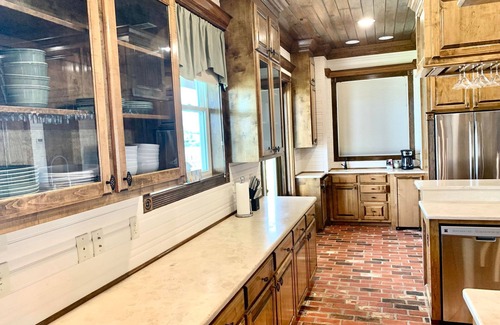 Kolin Casa | waterside views of oxbow, kayak,fishing, perfect spot, private deck/balcony