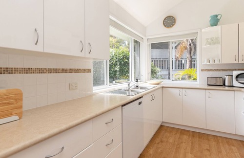 Boomerang Beach Casa | Waverider 1- Close to the beautiful Boomerang Beach