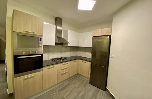 Monrovia Apartamento | Waves Luxury Apartments