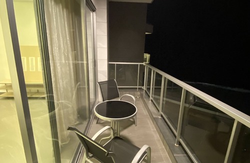 Monrovia Apartamento | Waves Luxury Apartments