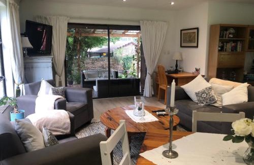 Greater Johannesburg Metropolitan Area Apartamento | Waybury Cottage - a cozy home from home !