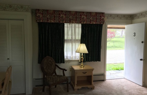 Manchester Hotel | Weathervane Motel