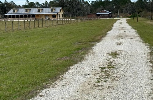 East Palatka Complejo | Wedding venue Resort with WiFi and AC in charming East Palatka