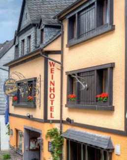 Klotten Hotel | Weinhotel Hubertus Garni