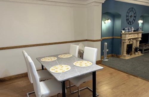 Cockett Casa | Welbeck House, close to Swansea Central