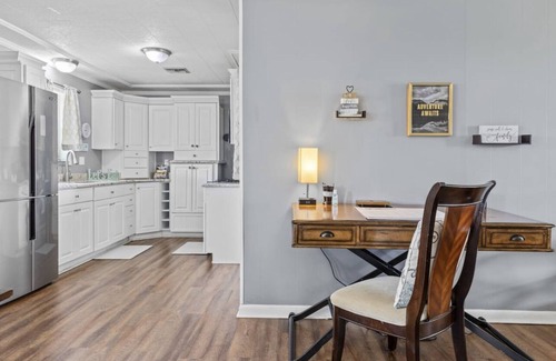 Rayne Casa | Bienvenido a Home Away From Home Rayne, LA La rana Captial of The World