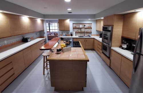 Iona Villa | Welcome to our Lake House