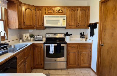 Bolivar Casa | Welcome to The Modern Magnolia! Where convenience and comfort meet.