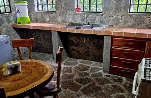 Santiago Atitlan Chalet De Esquí | Welcome to your slice of paradise at our stunning lakeside hotel