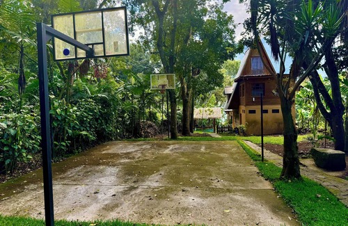 Santiago Atitlan Chalet De Esquí | Welcome to your slice of paradise at our stunning lakeside hotel