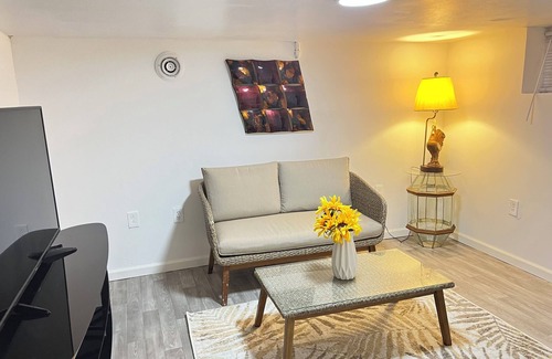 Vestal Casa | Welcoming 2-bedrooms cute house in Vestal.