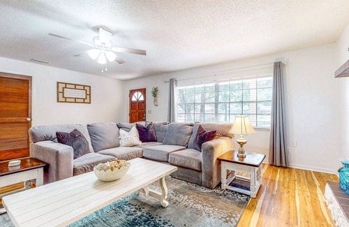 Inverness Highlands North Casa | Welcoming dog-friendly Florida home with enclosed yard, patio, and central AC