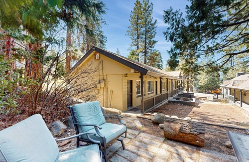 Kings Beach Chalet De Esquí | Welcoming hotel with lakeview, golf, skiing, WiFi, & Netflix