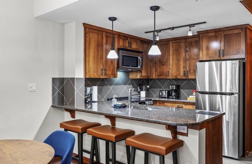 Canmore Hotel | Welcoming Poolside Condo – Perfect for Couples!