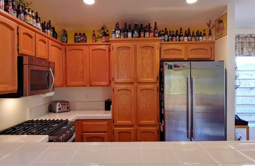 Elk Grove Casa | Well Appointed 2 Bedroom with Home Office in Elk Grove