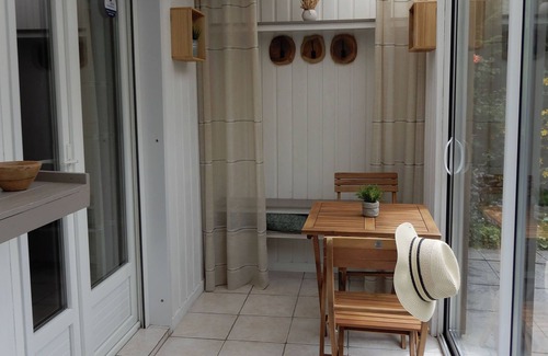 Saint-Christophe-sur-Conde Cabaña | Well-being and Nature: Le Cottage Exotique and its private Nordic bath with unlimited access