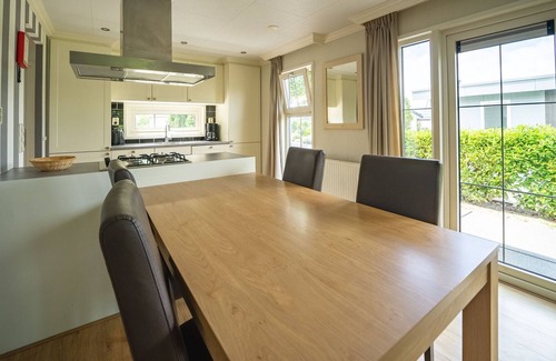 Dordtse Biesbosch Chalet De Esquí | Chalet bien cuidado con lavavajillas, cerca de Biesbosch