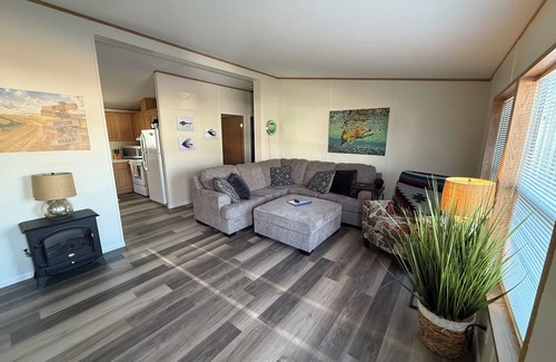 Fort Smith Casa | Well kept cozy home located right next to the Big Horn River and Yellowtail Dam