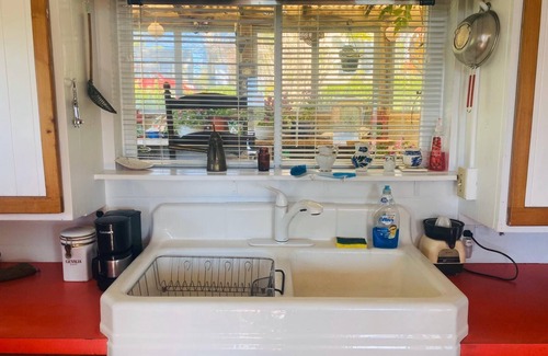 Wellfleet Cabaña | Wellfleet Harbor Waterfront-Duck Creek Cottage