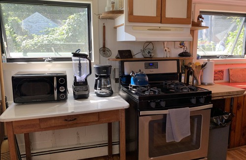 Wellfleet Cabaña | Wellfleet Harbor Waterfront-Duck Creek Cottage