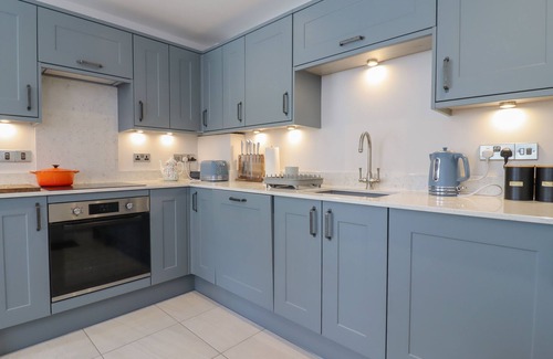 Littleport Cabaña | WELLINGTON COTTAGE, family friendly, with a garden in Littleport