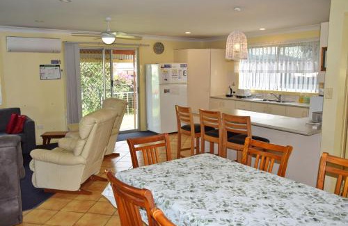 Hat Head Casa | Wenlaw Cottage Rear Hat Head - Bring your own linen.