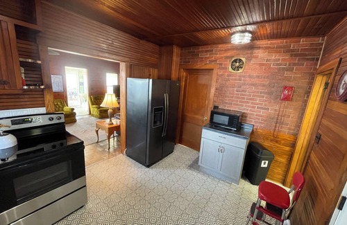 Rochester Casa | Wenopa - Charming 3-bedroom home on a Lake Manitou peninsula in Rochester