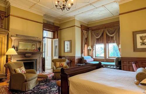 Harleston Village Hotel | Wentworth Mansion