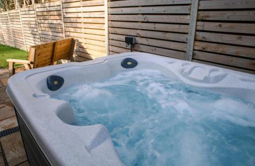 Birchgrove Casa | Wern Y Glais - 2 Bedroom Cottage - Glais