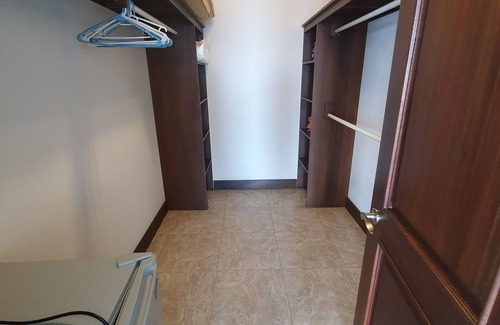 Lighthouse Estates Apartamento | West Bay Suite (King Suite)