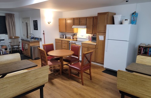 Bethel Hotel | West Bethel Motel